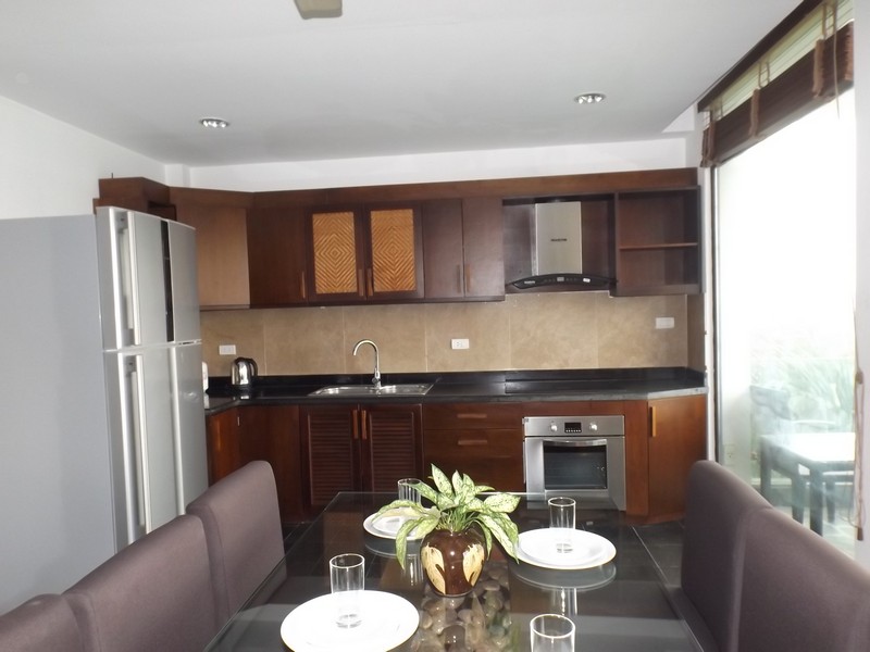 Beautifull view with big window apartment for rent in Tay Ho (Vn)