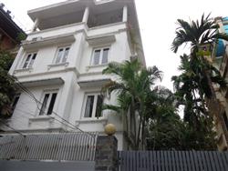 swimming pool Big garden villa to rent 5 bedrooms in Tay ho street ,Tay Ho dist,. (Vn)