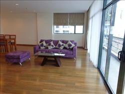 3 bedrooms lake view apartment in Truc Bach,Tay Ho,Ha Noi available (Fr)
